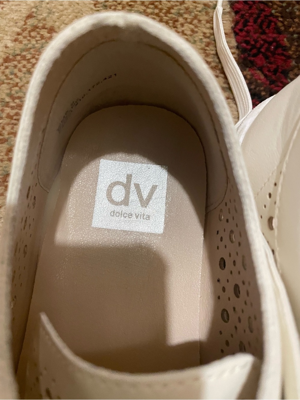Dolce Vita White Perforated Lace-Up Sneakers. Size 9 - Picture 2 of 9